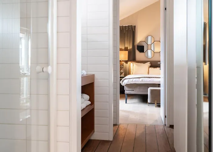 Couette-café With A View 4*