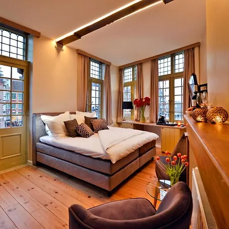 Bed & Breakfast With A View 2*