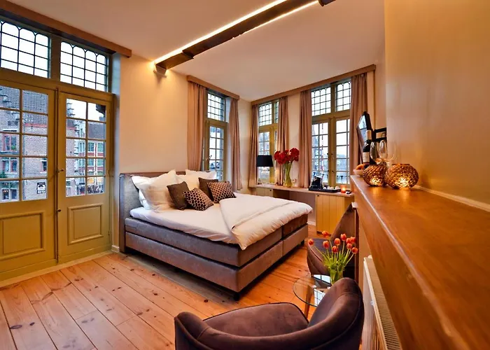 Bed & Breakfast With A View 4*